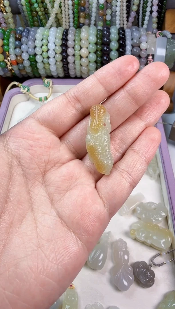 和田玉未镶嵌颈饰d****5花生吊坠