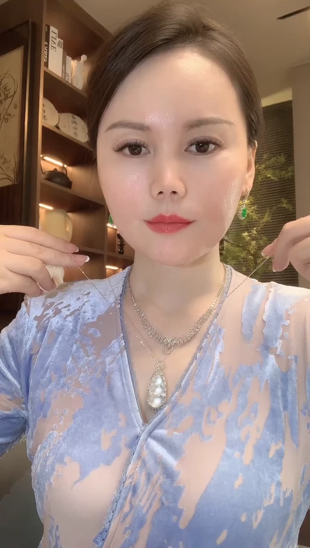 吊坠(不含链)18K金镶嵌翡翠C49