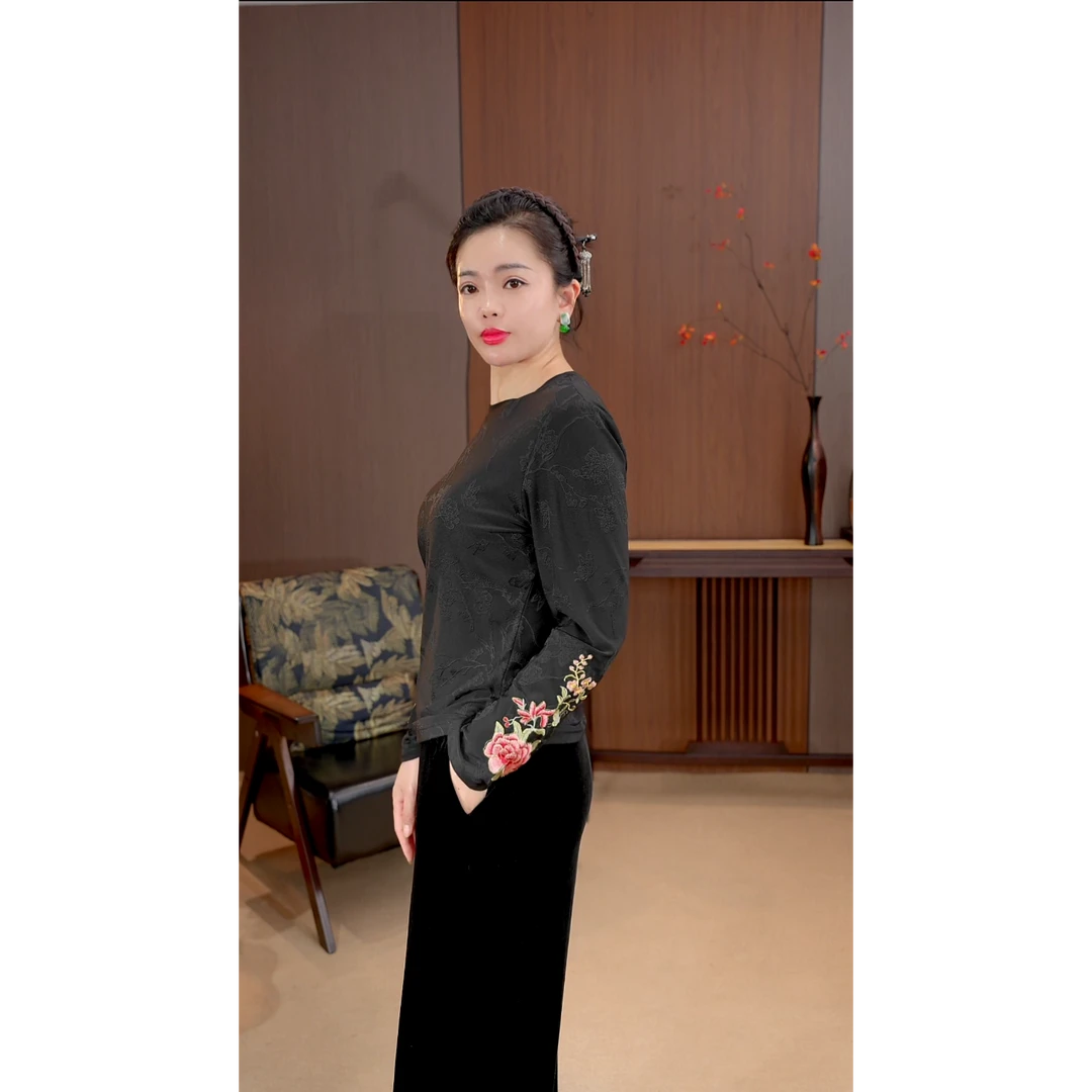 【玄素探春】一缎香云薄款内搭国风圆领绣花长袖打底衫407