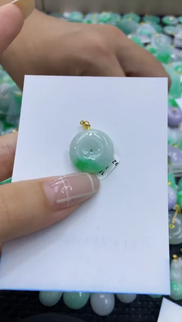 颈饰18K金镶嵌翡翠天然缅甸翡翠A货