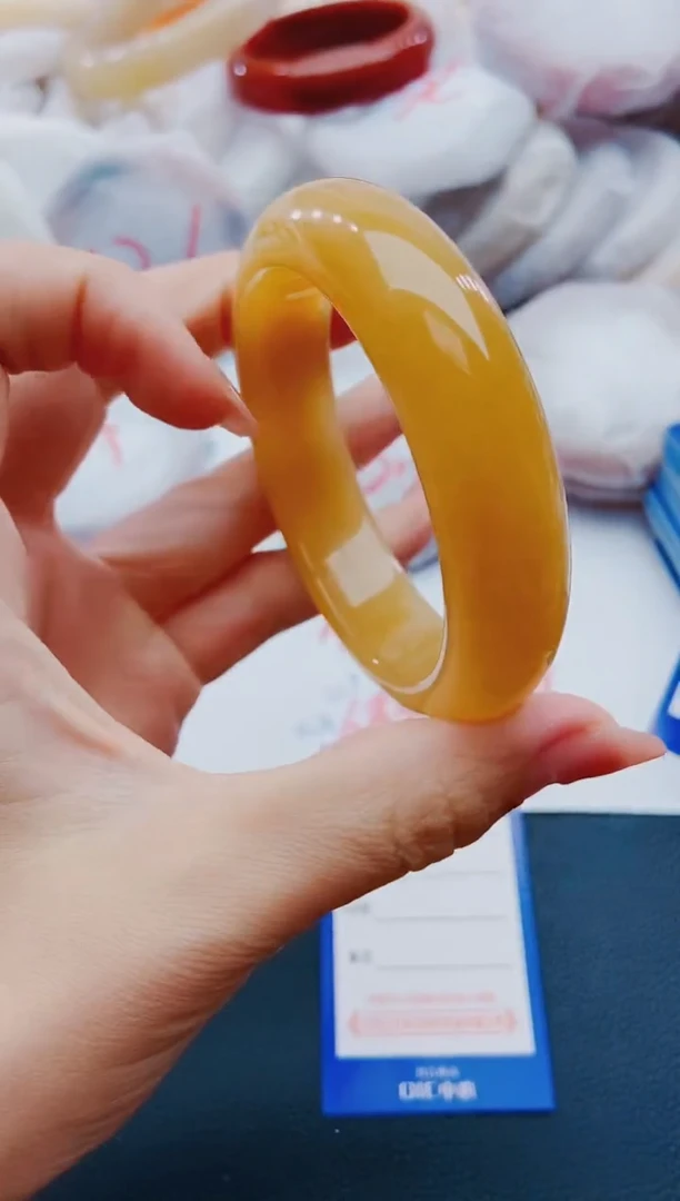 石英质玉手镯未镶嵌J180-57-58