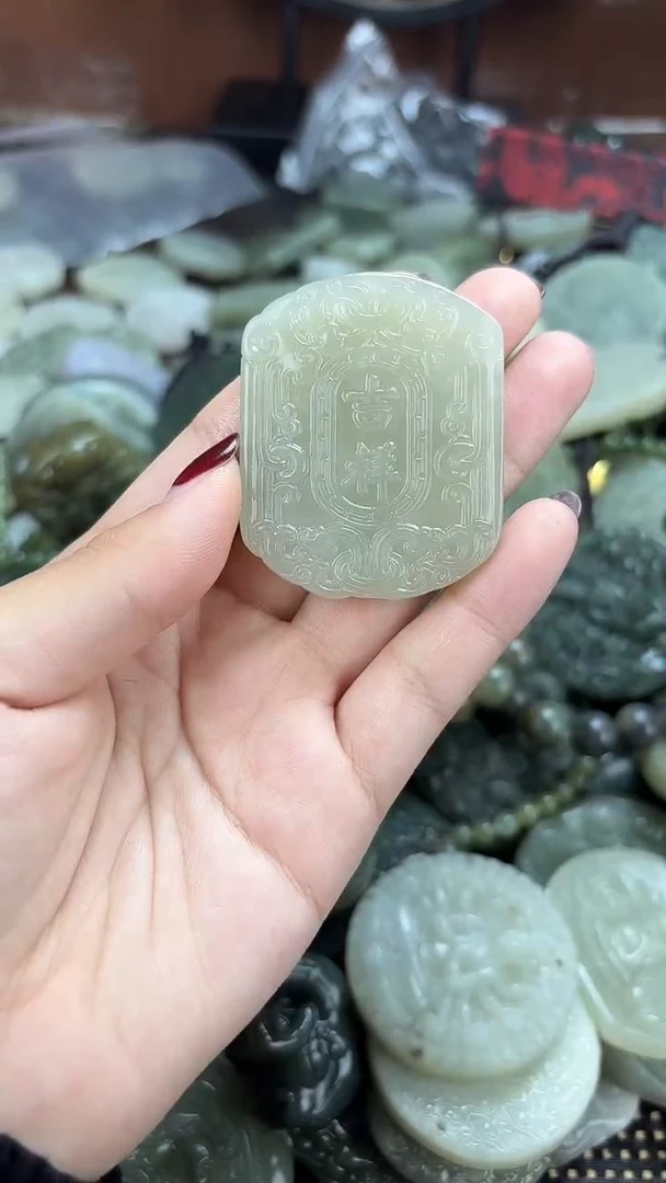 颈饰未镶嵌和田玉1