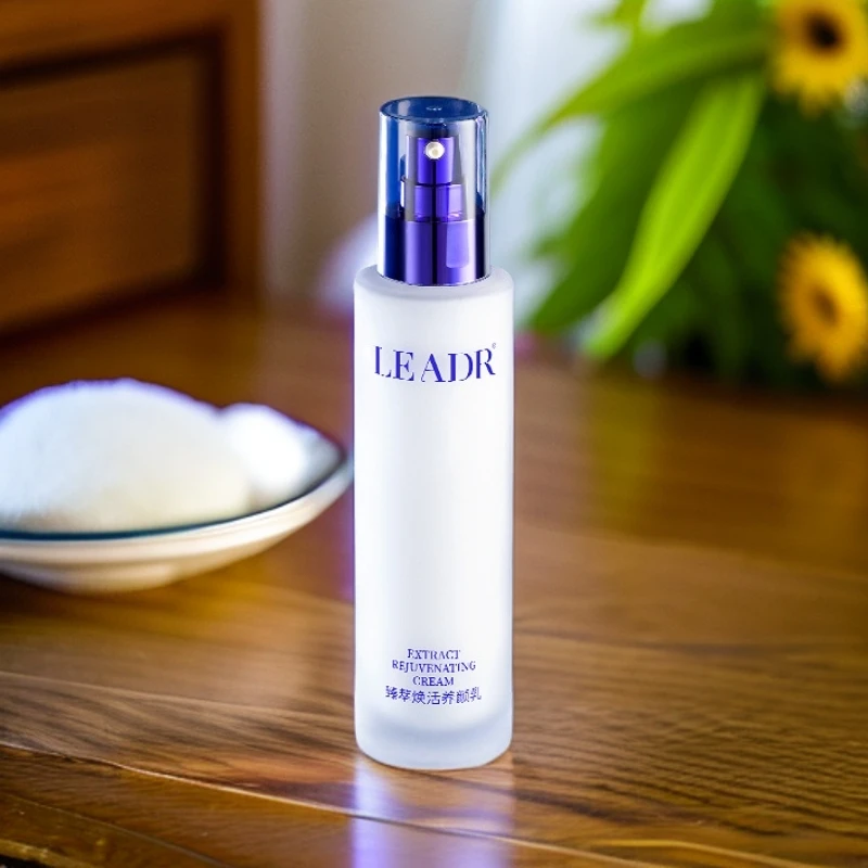 补水保湿滋润紧致提亮肤色收缩毛孔抗衰老水乳护肤品