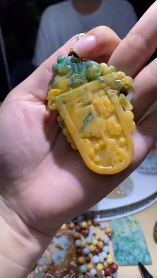 未镶嵌定制翡翠给