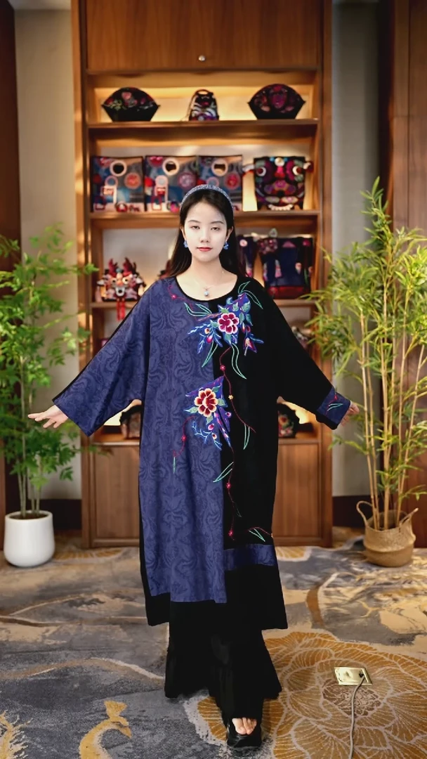 刺绣私人定制苗族手工衣服A9079
