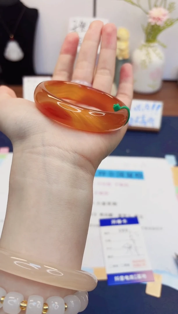 【闪购商品】石英质玉手镯未镶嵌89-玛瑙-圈口54