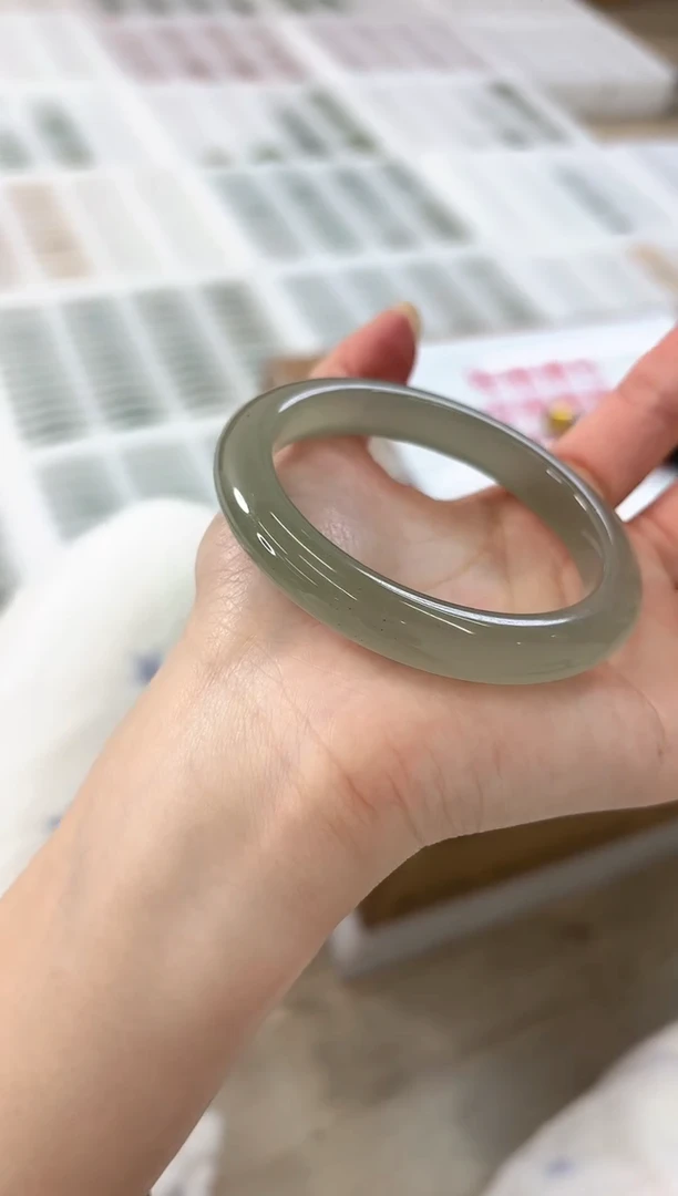 未镶嵌手镯石英质玉27-56D