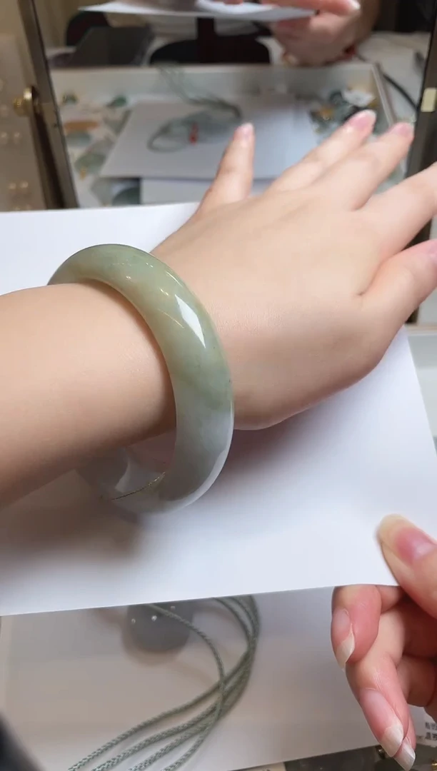翡翠手镯未镶嵌57-58mq