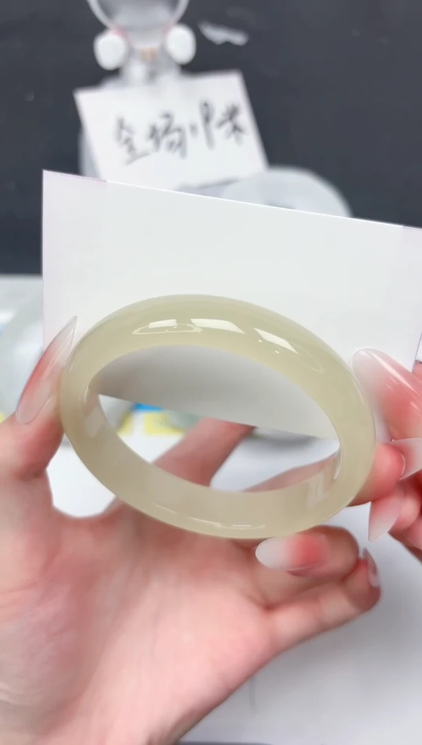 未镶嵌手镯石英质玉376-61.2