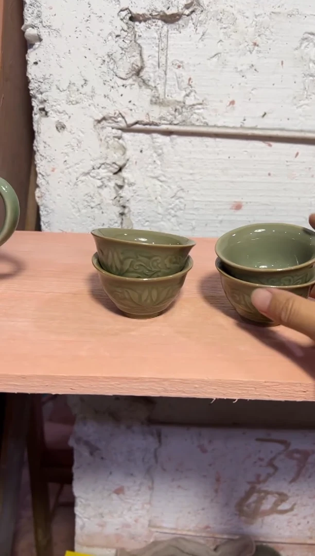 微瑕耀州窑莲纹撇口小杯4只