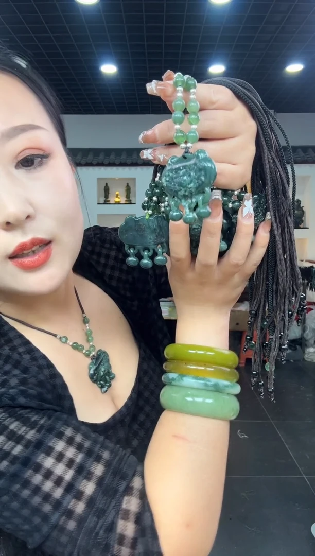 【闪购商品】岫玉颈饰未镶嵌501牡丹花锁【半珠链】