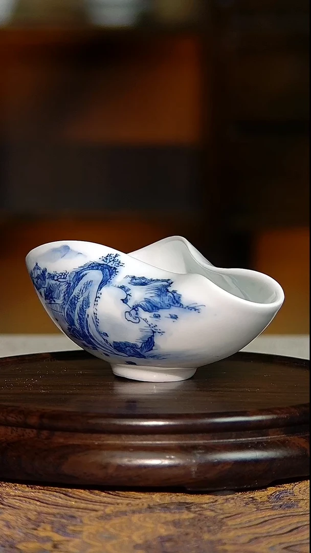 景德镇全手绘高温青花山水茶荷（微瑕）