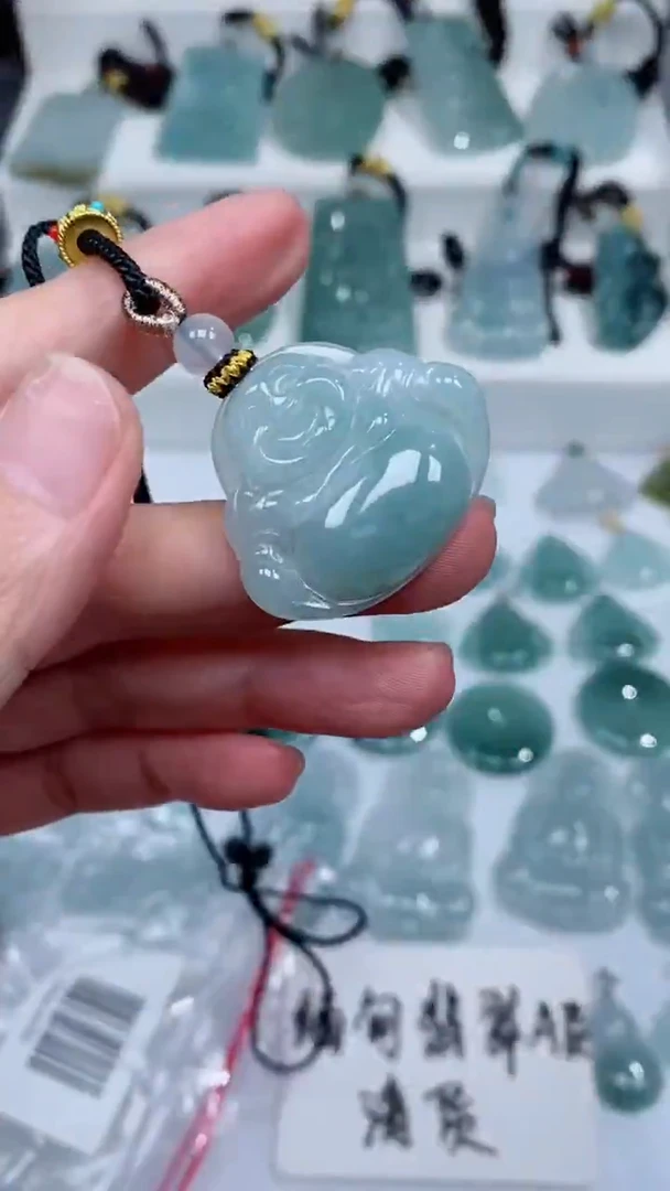颈饰未镶嵌翡翠吊坠