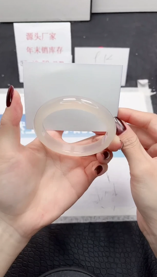 【闪购商品】石英质玉手镯未镶嵌127-58.2