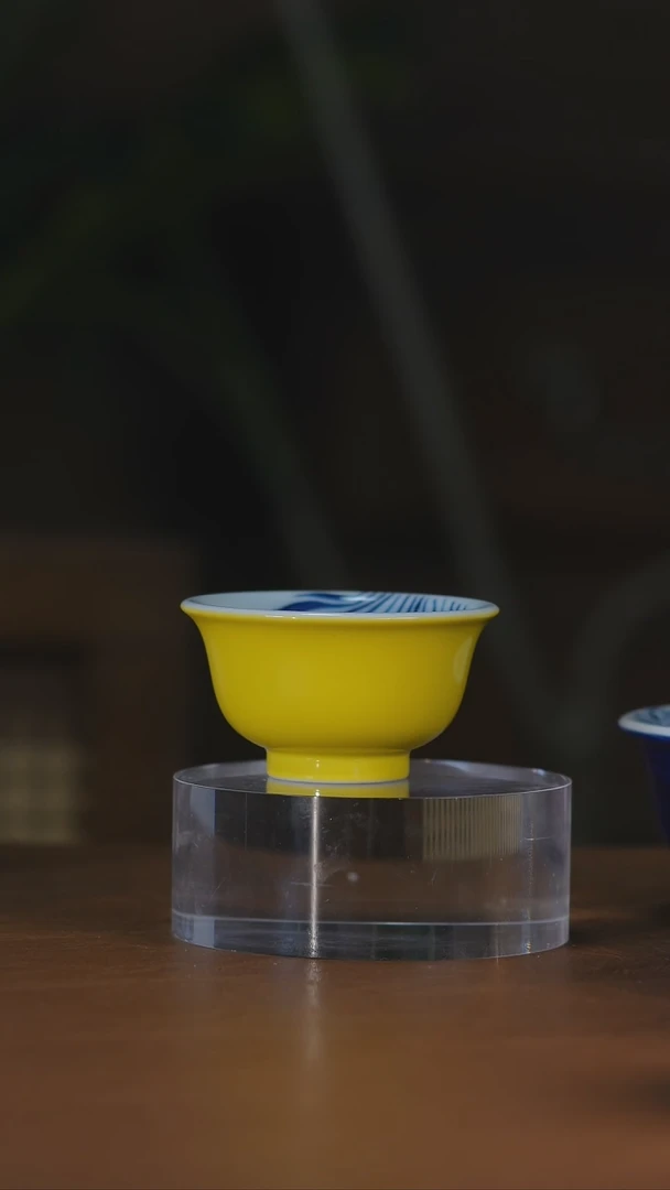 柠檬黄内绘满工鱼藻压手杯