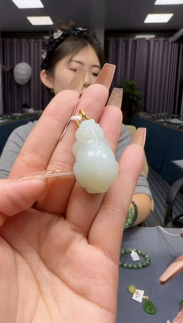 【闪购商品】和田玉挂件18K金镶嵌1