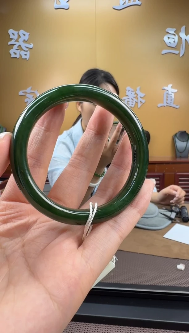 颈饰未镶嵌和田玉手镯58-12