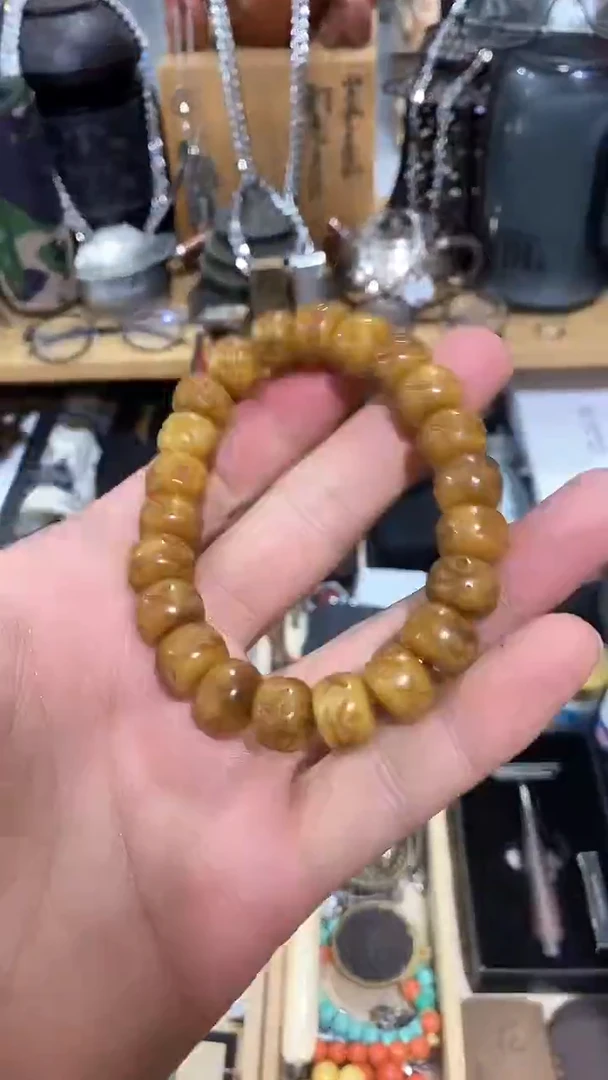 瓷片闪购商品  如图所示