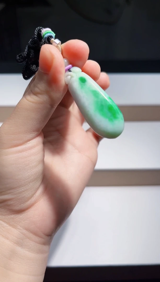 吊坠(不含链)未镶嵌翡翠挂件