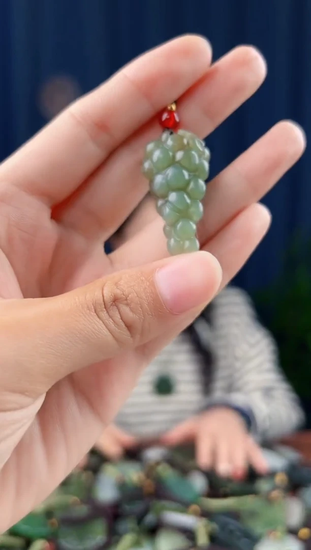 未镶嵌和田玉挂件拍一发一，