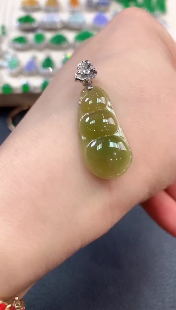 【闪购商品】翡翠吊坠(不含链)18K金镶嵌b21