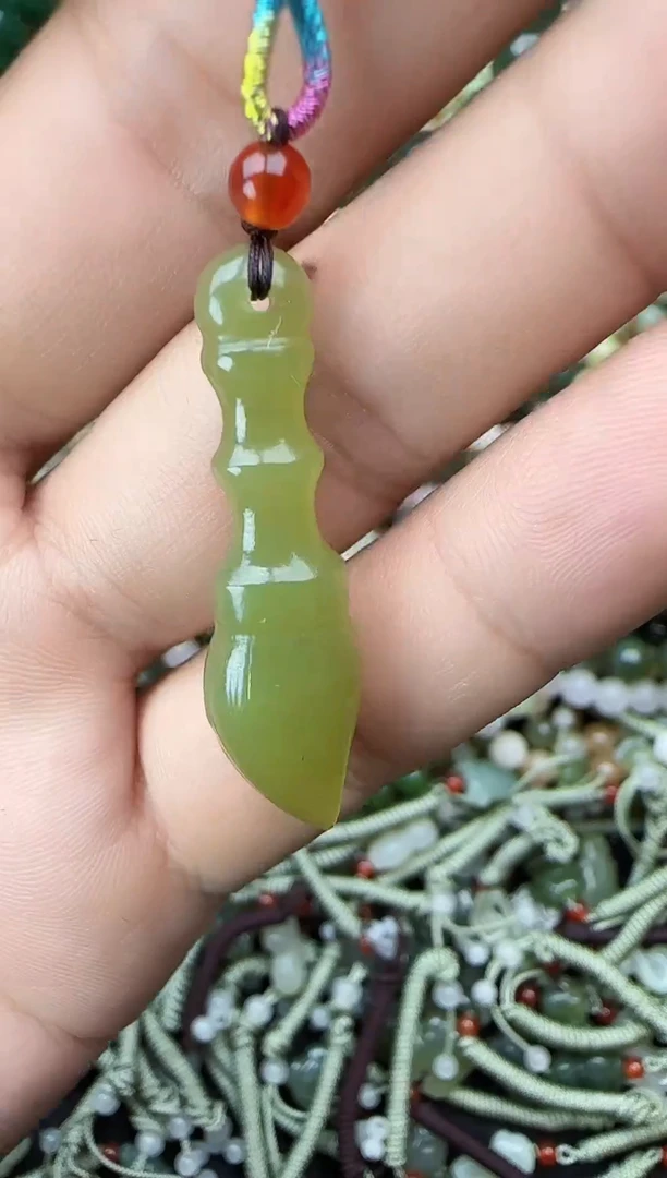 颈饰未镶嵌和田玉拍一发一