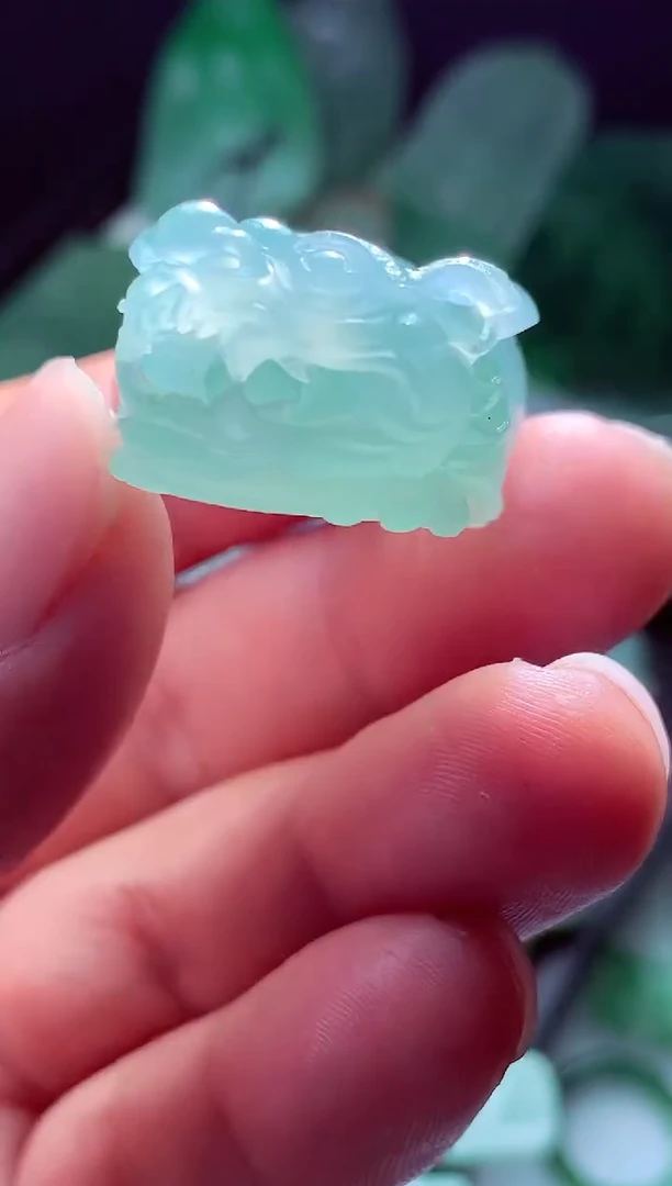 未镶嵌定制翡翠八****?翡翠毛货定制