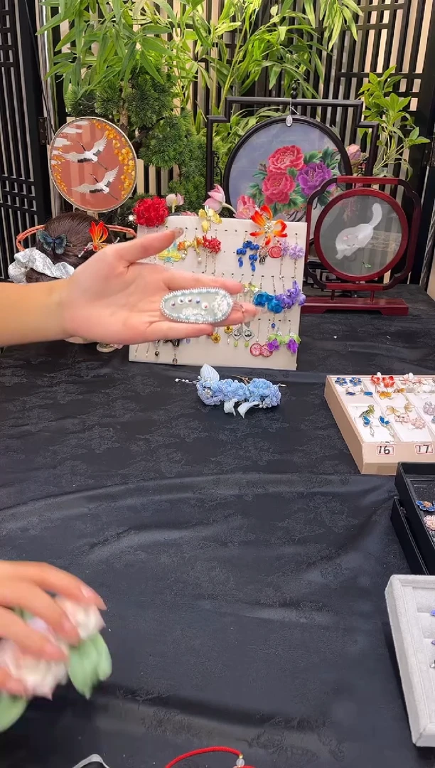 织绣冬****阳非遗手工苏绣饰品