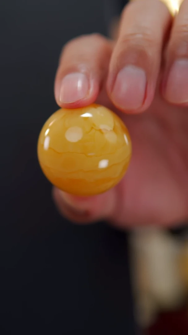 【闪购商品】蜜蜡颈饰未镶嵌23.6焦皮料圆珠