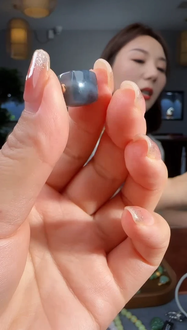 和田玉未镶嵌吊坠(不含链)1