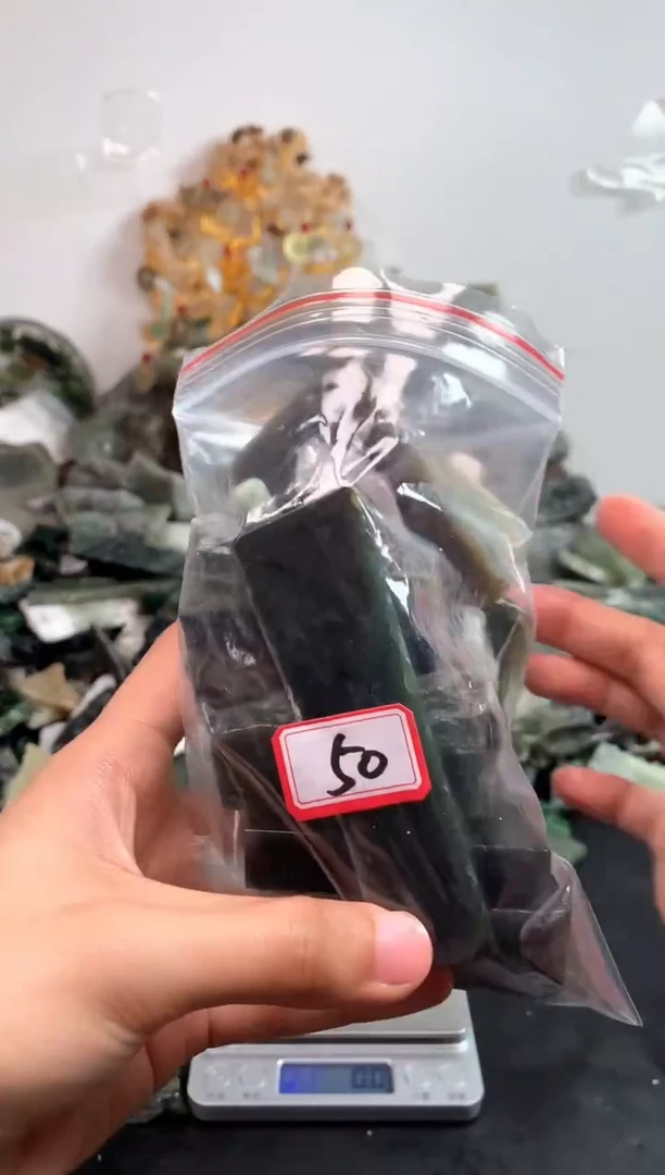 未镶嵌和田玉摆件50