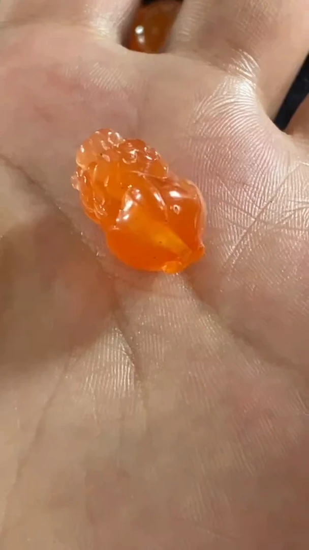 未镶嵌手串南红玛瑙永*原矿无优化南红 貔貅雕刻件
