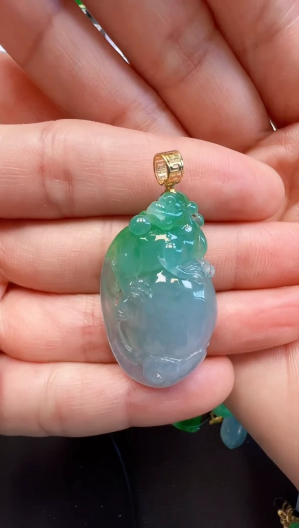 【闪购商品】翡翠吊坠(不含链)18K金镶嵌4380