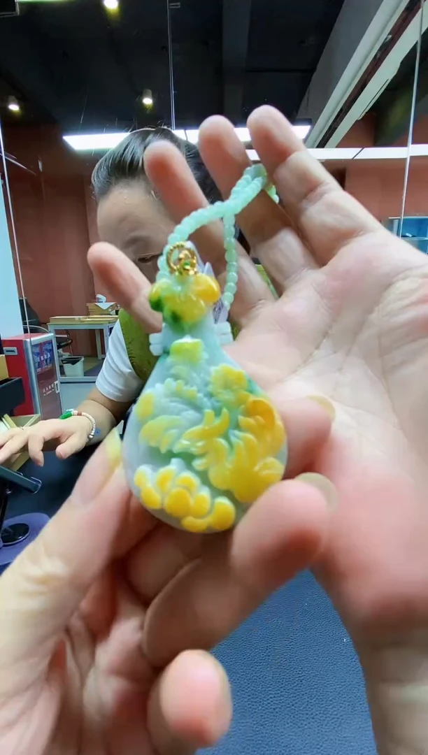 颈饰未镶嵌翡翠吊坠
