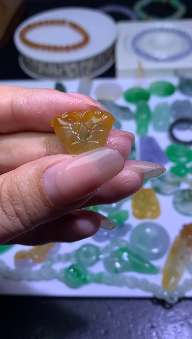 未镶嵌定制翡翠毛货