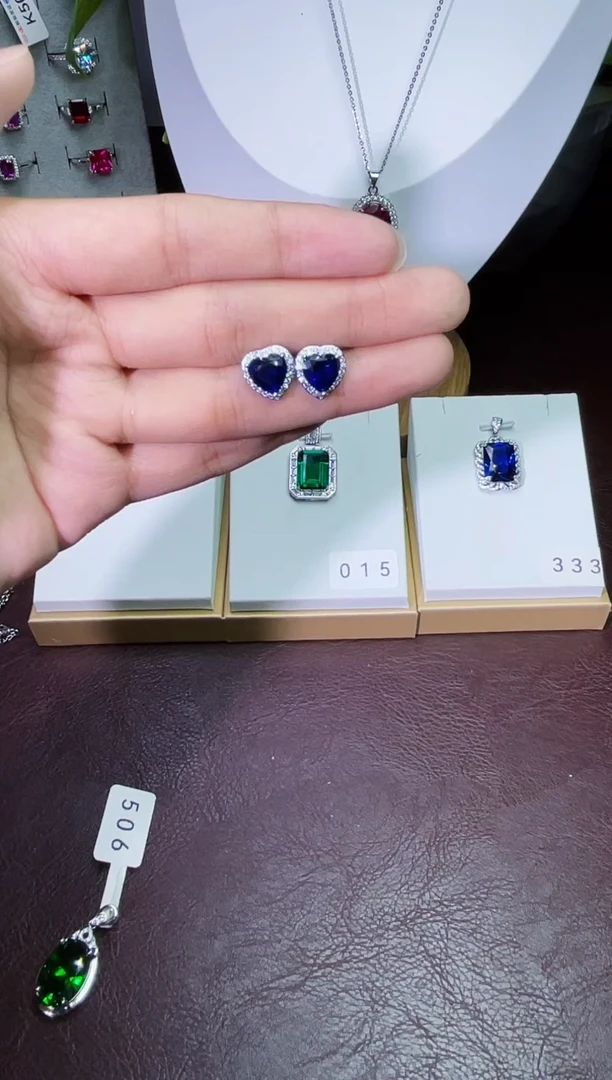 合金合成钻石耳饰蓝宝耳钉