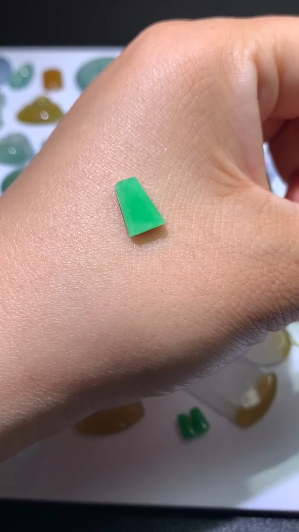 未镶嵌定制翡翠毛货