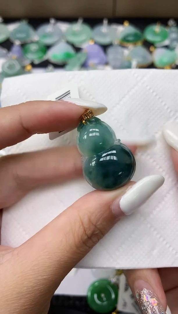 颈饰18K金镶嵌翡翠11111111111