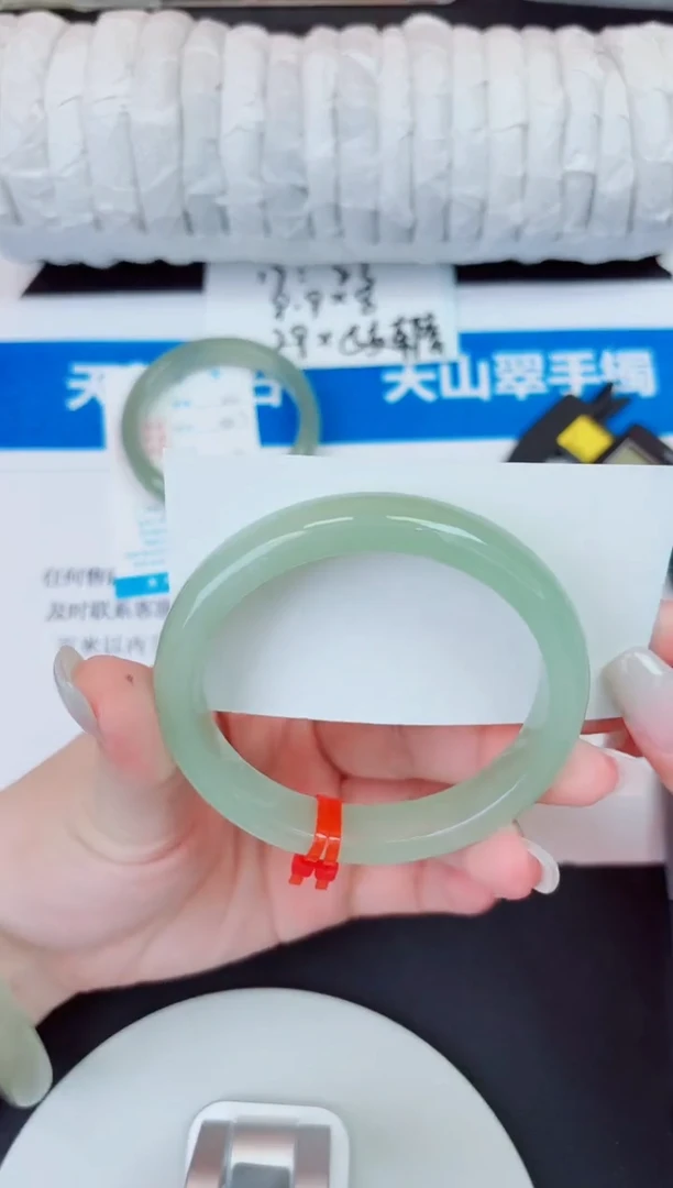 未镶嵌手镯石英质玉25/63