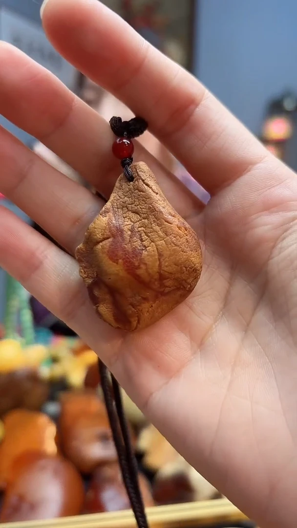 琥珀颈饰未镶嵌吊坠