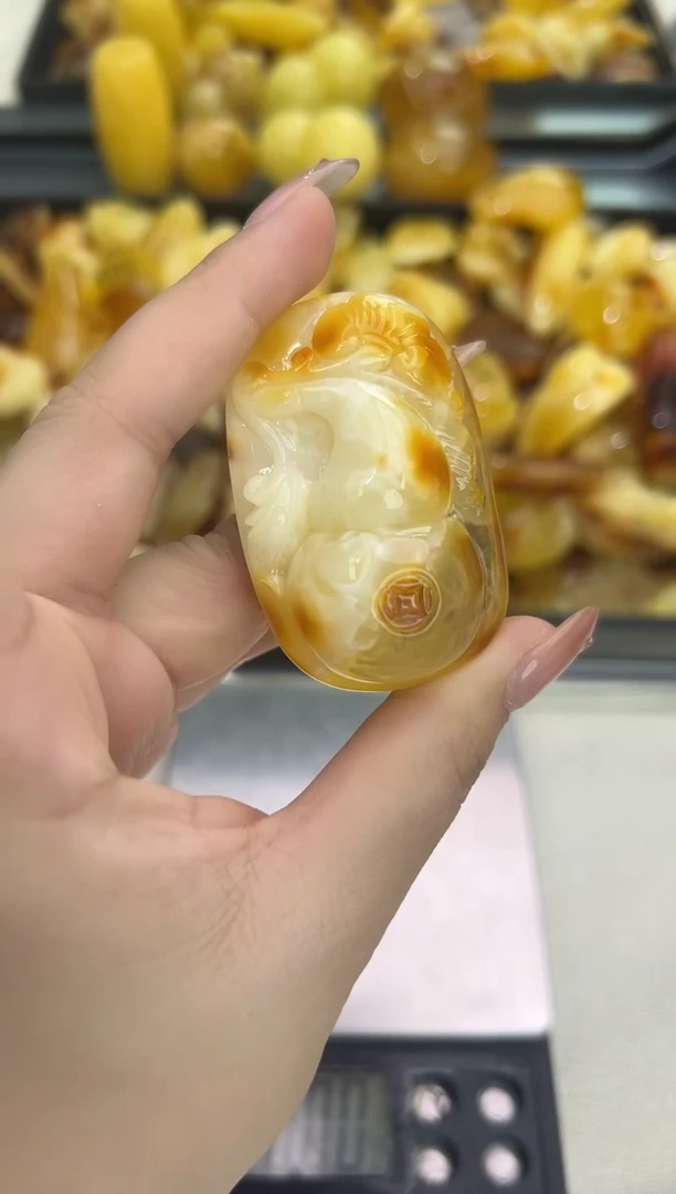 裸石琥珀未镶嵌琥珀蜜蜡吊坠