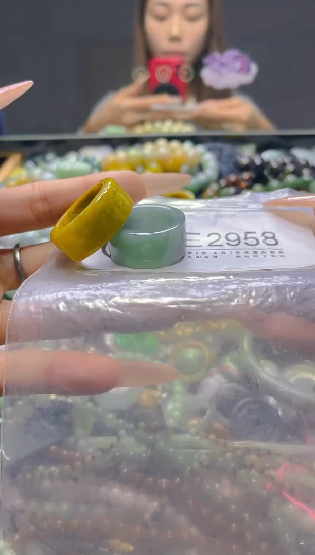 颈饰未镶嵌翡翠/E/翡翠A货，一件也是批发价