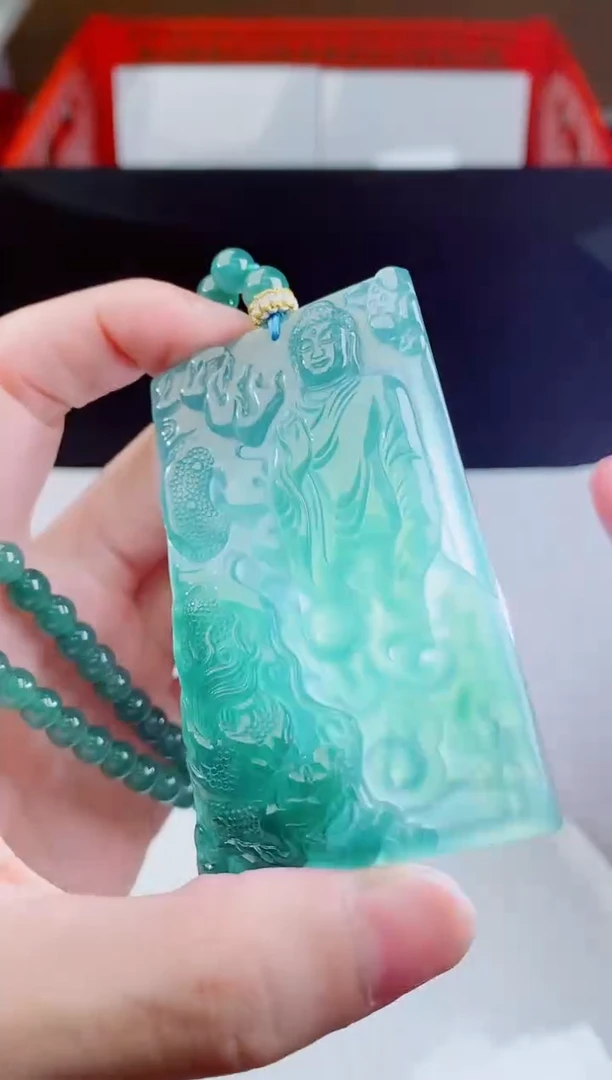 颈饰未镶嵌翡翠   ·