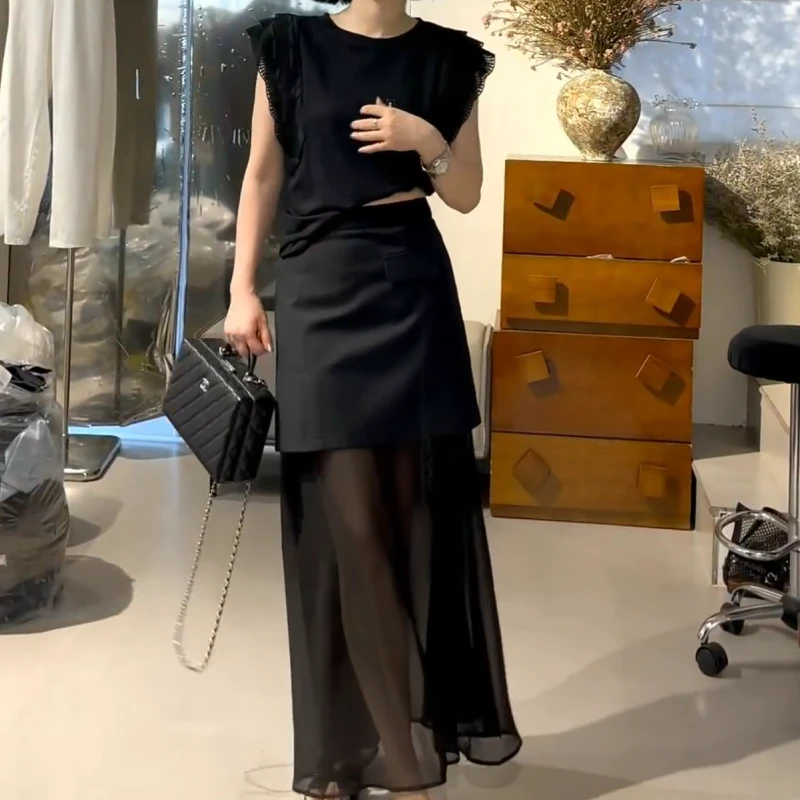 新小众蕾丝镂空拼接T恤上衣+设计感纱裙拼接西装半身裙LK2503682