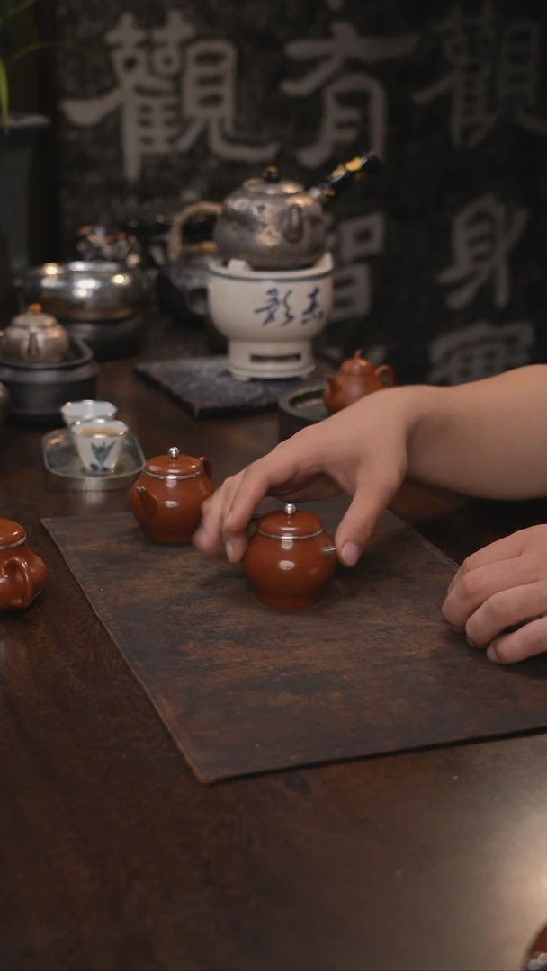 慢**?水磨包银弯嘴罐壶