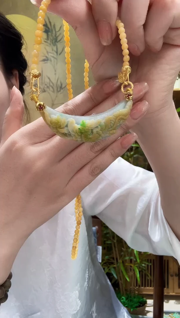 颈饰未镶嵌翡翠吊坠