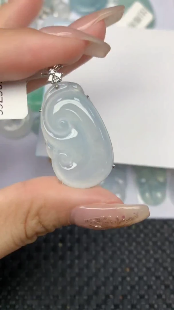 颈饰18K金镶嵌翡翠天然缅甸翡翠a货百元以上9元证书费自理