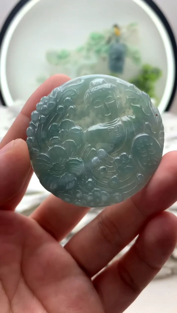 翡翠未镶嵌颈饰挂件