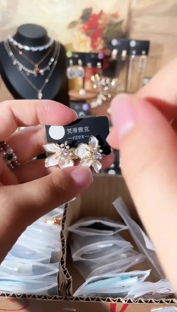 合金925银锆石梵817