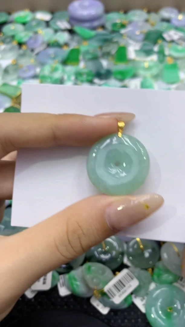 颈饰未镶嵌翡翠天然缅甸翡翠A货